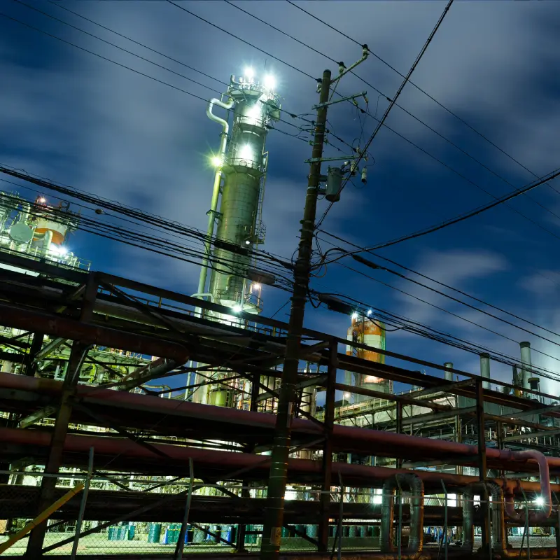 Soluções especializadas em fixação para projetos industriais e infraestrutura elétrica complexa