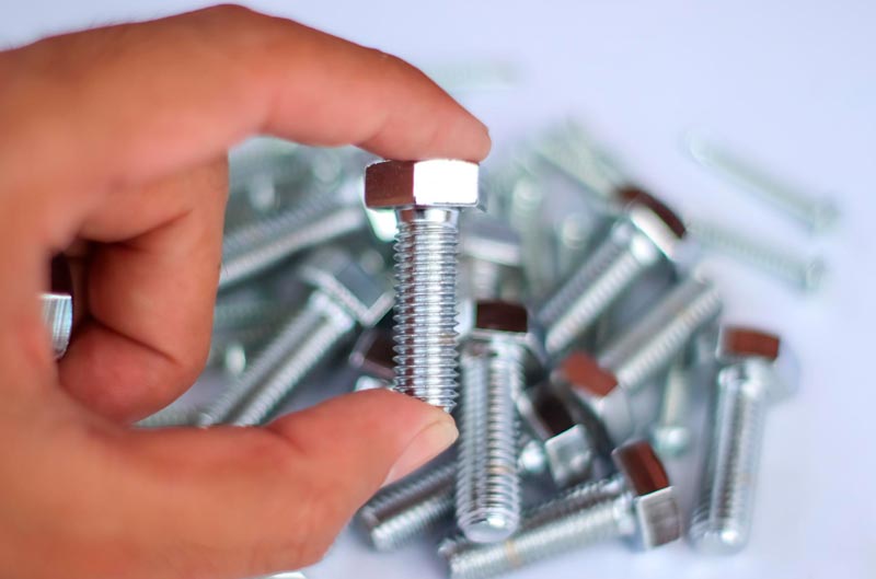 Os benefícios dos parafusos de aço inoxidável: Durabilidade e resistência